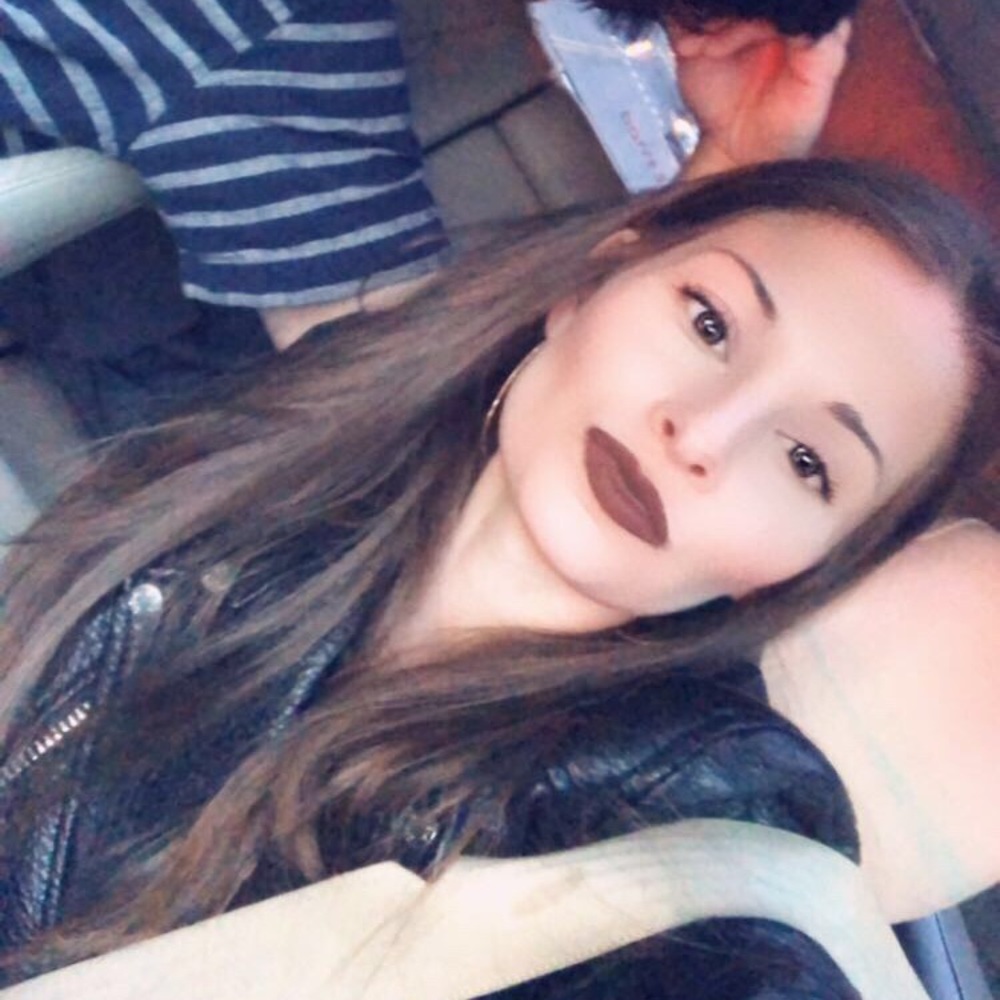 Meet your Posher, Caroline